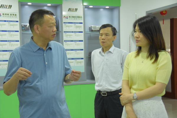 KBT_2318.jpg KBT_2318.jpg